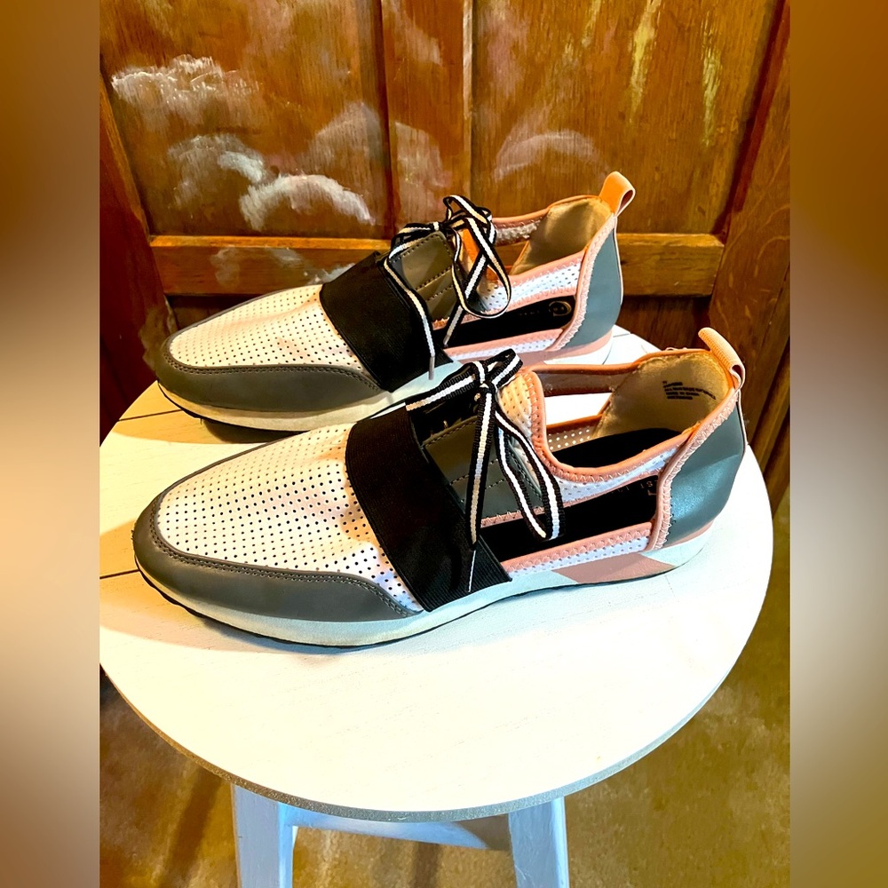 Cest 1946 Size 11 Sneakers Black Pink Grey and White